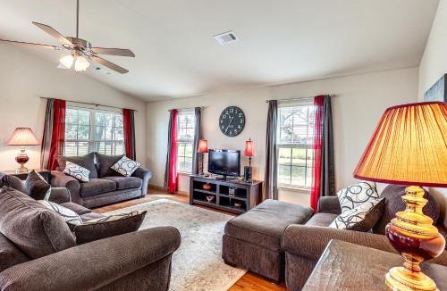Fort Coffee House | 3 Mi to Arkansas River: Rural Family Home w/Yard