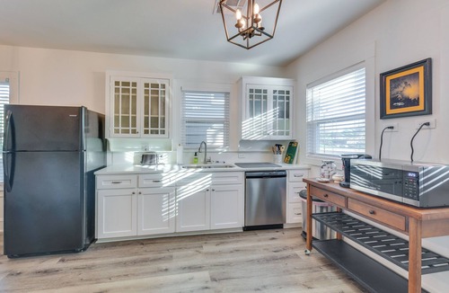 Austin Ave. House | 3 Mi to Baylor U: Home w/Shared Yard