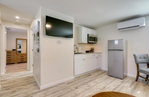 Wareham Apartment | 3 Mi to Beach and Pier Pet-Friendly Cape Cod Apt!