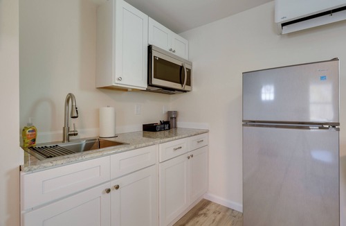 Wareham Apartment | 3 Mi to Beaches: Peaceful Wareham Getaway