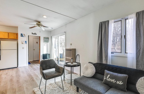 Saratoga Springs House | 3 Mi to Belmont Stakes! Pet-Friendly Home w/Patio