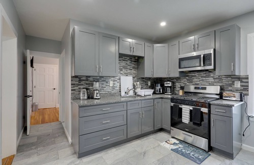 Milton Apartment | 3 Mi to Blue Hills: Cozy Dual-Unit Retreat