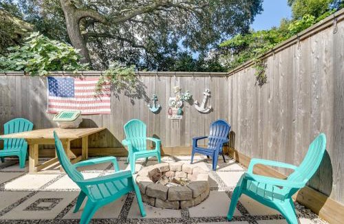 Bacliff Apartment | 3 Mi to Boardwalk Bacliff Apartment with Hot Tub