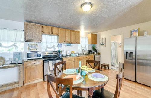 Bacliff Apartment | 3 Mi to Boardwalk Bacliff Apartment with Hot Tub