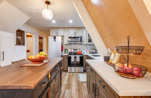 Dorrington Cabin | 3 Mi to Calaveras Big Trees: Cabin w/Fire Pit!