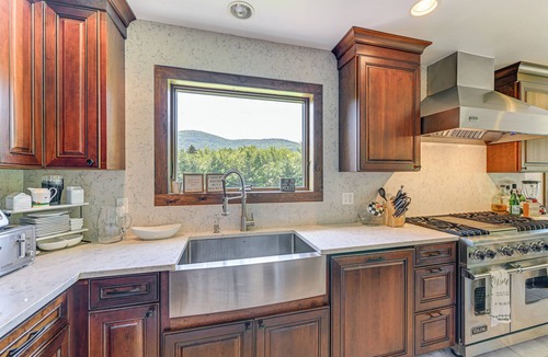 East Jewett House | 3 Mi to Colgate Lake: Mtn-View Home, Deck + Grill!