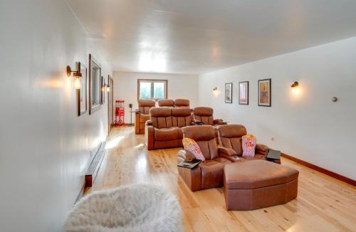 East Jewett House | 3 Mi to Colgate Lake: Mtn-View Home, Deck + Grill!