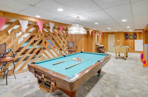 East Jewett House | 3 Mi to Colgate Lake: Mtn-View Home, Deck + Grill!