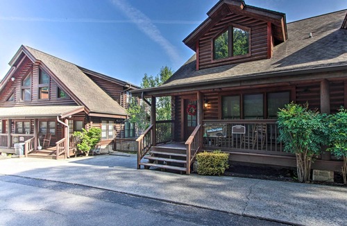 Pigeon Forge Cottage | 3 Mi to Dollywood: Pigeon Forge Resort Studio!