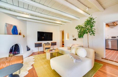Southside House | 3 Mi to Downtown - Condo w/Hot Tub in Santa Fe!