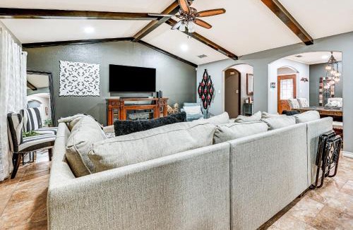 McAllen House | 3 Mi to Downtown McAllen: Quiet Home w/Pool