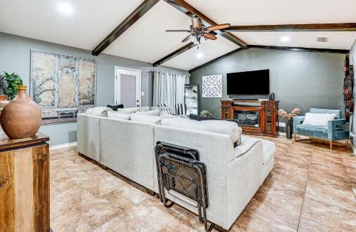 McAllen House | 3 Mi to Downtown McAllen: Quiet Home w/Pool
