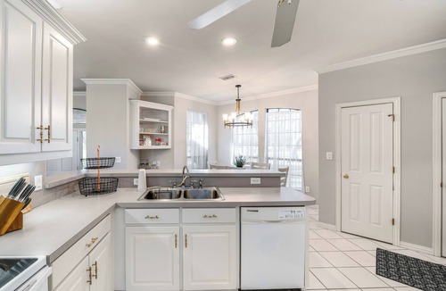 Era Cottage | ~ 3 Mi to Dtwn: Aubrey Vacation Rental w/Patio!