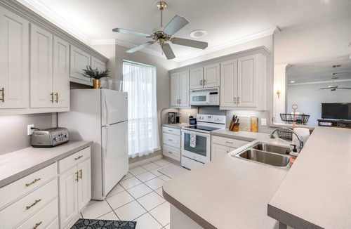 Era Cottage | ~ 3 Mi to Dtwn: Aubrey Vacation Rental w/Patio!
