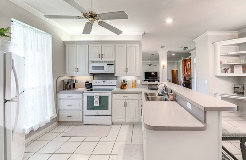 Era Cottage | ~ 3 Mi to Dtwn: Aubrey Vacation Rental w/Patio!