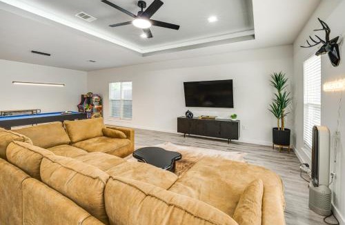 Cedar Crest House | 3 Mi to Dtwn: Dallas Getaway w/Game Area!