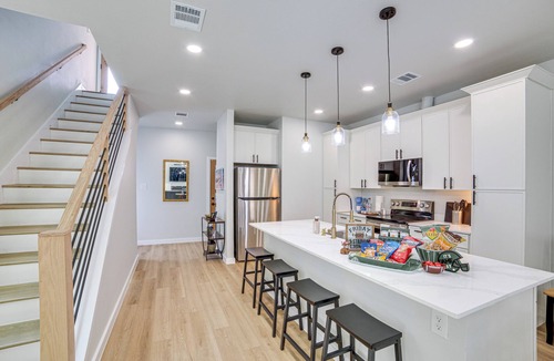 South Dallas - Fair Park House | 3 Mi to Dtwn Dallas: Pet-Friendly Retreat w/Yard