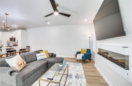 South Dallas - Fair Park House | 3 Mi to Dtwn Dallas: Pet-Friendly Retreat w/Yard