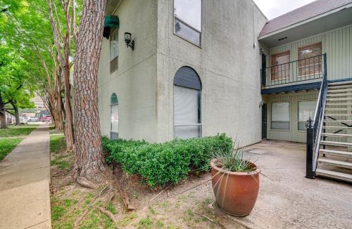 Knox - Henderson House | 3 Mi to Dtwn Dallas: Walkable Couples Retreat
