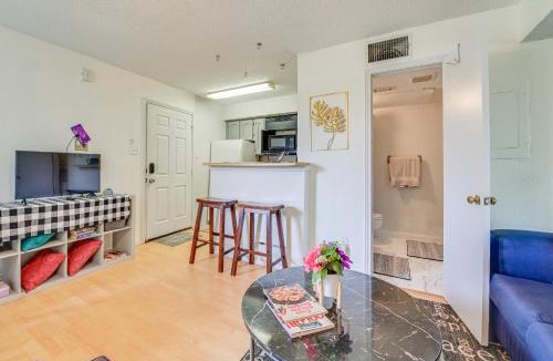 Fort Worth Apartment | 3 Mi to Dtwn Fort Worth! Condo w/Hot Tub & Pool