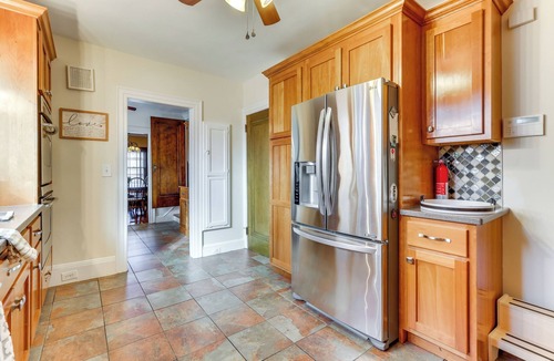 West New Haven House | 3 Mi to Dtwn: Gem w/Patio & Fire Pit in New Haven
