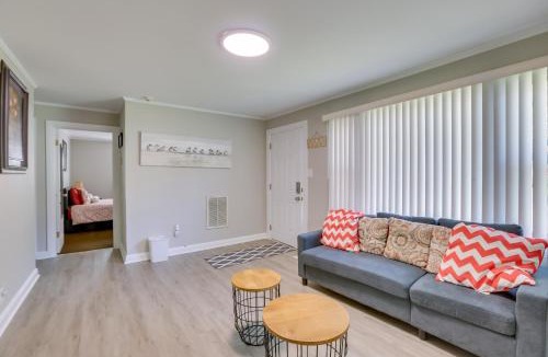 Greensboro House | 3 Mi to Dtwn Greensboro! Cozy Cottage w/Deck