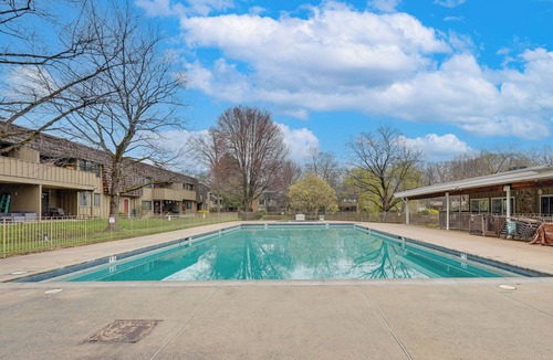 Norwalk Condo | 3 Mi to Dtwn Norwalk: Cozy Condo
