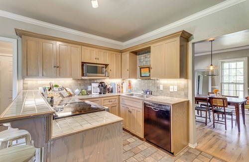 Central Oklahoma City Cottage | 3 Mi to Dtwn Okc: Pet-friendly Paseo Gem!