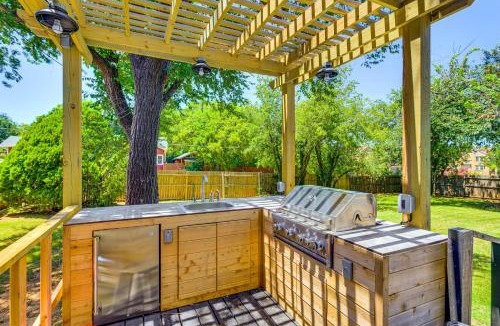 Central Oklahoma City House | 3 Mi to Dtwn OKC: Pet-Friendly Paseo Gem!