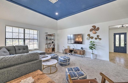 Seguin House | 3 Mi to Dtwn! Riverfront Seguin Home w/Sunroom