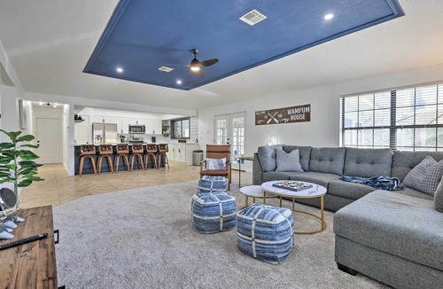 Seguin House | 3 Mi to Dtwn! Riverfront Seguin Home w/Sunroom