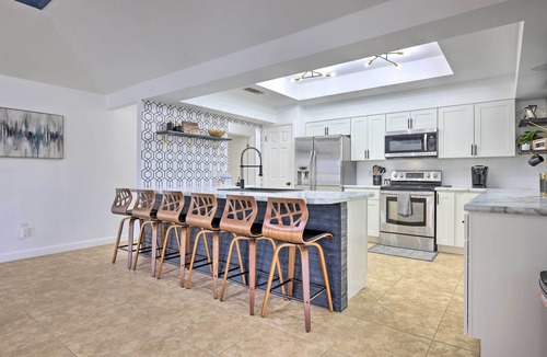 Seguin House | 3 Mi to Dtwn! Riverfront Seguin Home w/Sunroom