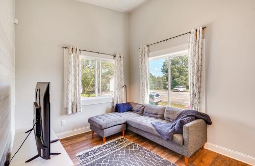 Durham House | 3 Mi to Duke: Downtown Durham Cottage!