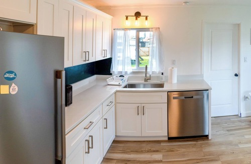 Auburn House | 3 Mi to Emerald Downs: Pet-Friendly Home