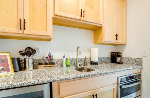 Roseville Apartment | 3 Mi to Golf & Shopping: Cozy Roseville Studio