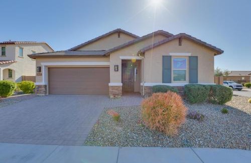 Canyon Trails West House | 3 Mi to Goodyear Ballpark: Desert Den w/Pool