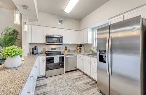 Eckhert Crossing Condo | 3 Mi to Hospitals: Stylish Condo in San Antonio!