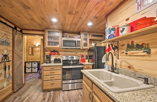 Hot Springs Cottage | 3 Mi to Lake Hamilton: 'tree Top Cabin'