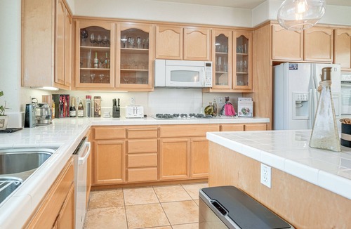 Tracy House | 3 Mi to Main St Tracy: Homey Retreat w/Game Room!