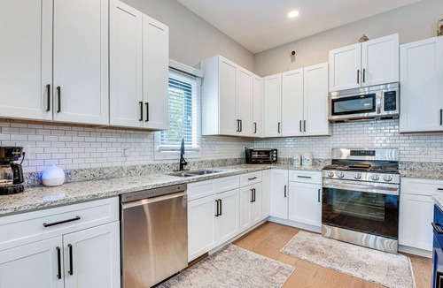 Sylvan Hills House | 3 Mi to Mercedes-Benz: Home w/Office & Backyard!