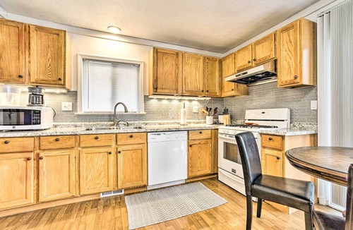 Allen House | 3 Mi to Michigan Stadium: Home w/Grill & Yard