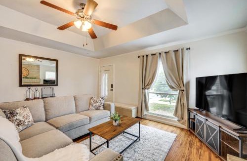 Universal City House | 3 Mi to Randolph AFB: Family Home w/Poker Table!