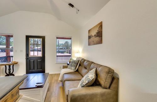 Joaquin House | 3 Mi to Sabine River: East Texas Cabin Hideaway