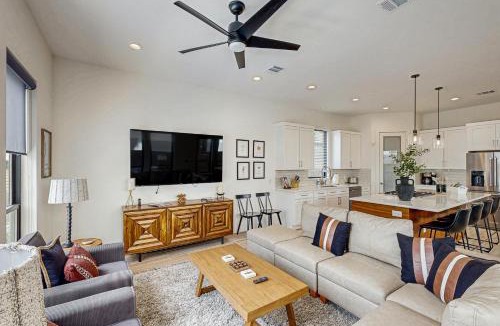 Mahncke Park House | 3 Mi to San Antonio River Walk: Gem w/Heated Pool