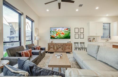 Mahncke Park House | 3 Mi to San Antonio River Walk: Gem w/Heated Pool