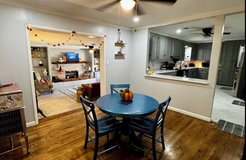 Pine Bluff House | 3 Mi to Saracen Landing! Family Getaway w/Deck