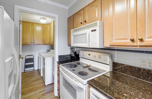 Sugar Mountain Apartment | 3 Mi to Slopes! Mtn-view Condo in Banner Elk