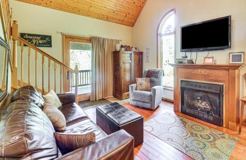 Edray House | 3 Mi to Snowshoe Resort Cabin with Hot Tub