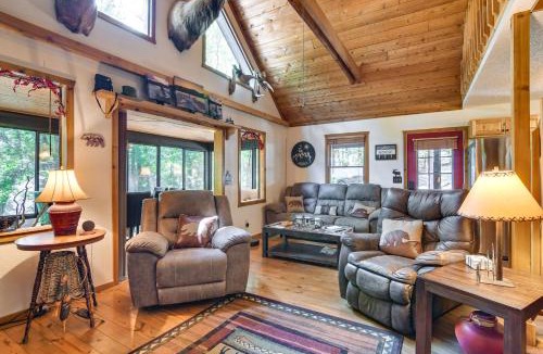 Kimberling City House | 3 Mi to Table Rock Lake: Cabin w/Fire Pit!
