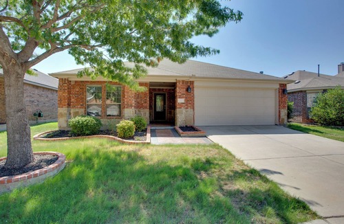 Little Elm House | 3 Mi to Union Park: Little Elm Escape w/Patio